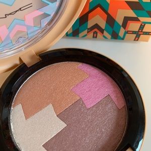 MAC Cosmetics Makeup - MAC blush/beauty powder MAC Cosmetics Makeup - MAC blush/beauty powder